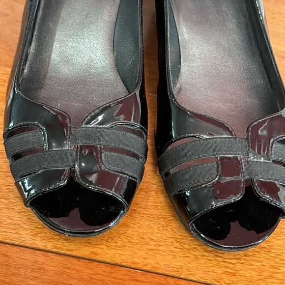 Stuart Weitzman Black Patent Leather Peep Toe Pumps Size 9 - Picture 4 of 9